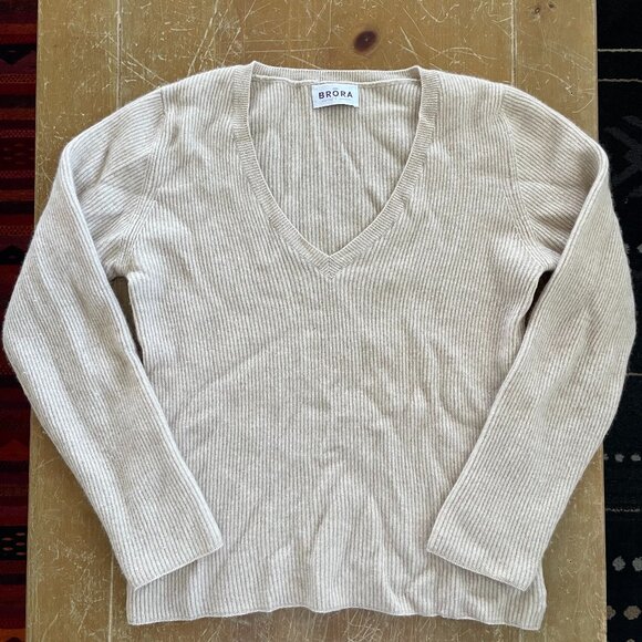 Cream cashmere sweater - Picture 1 of 3